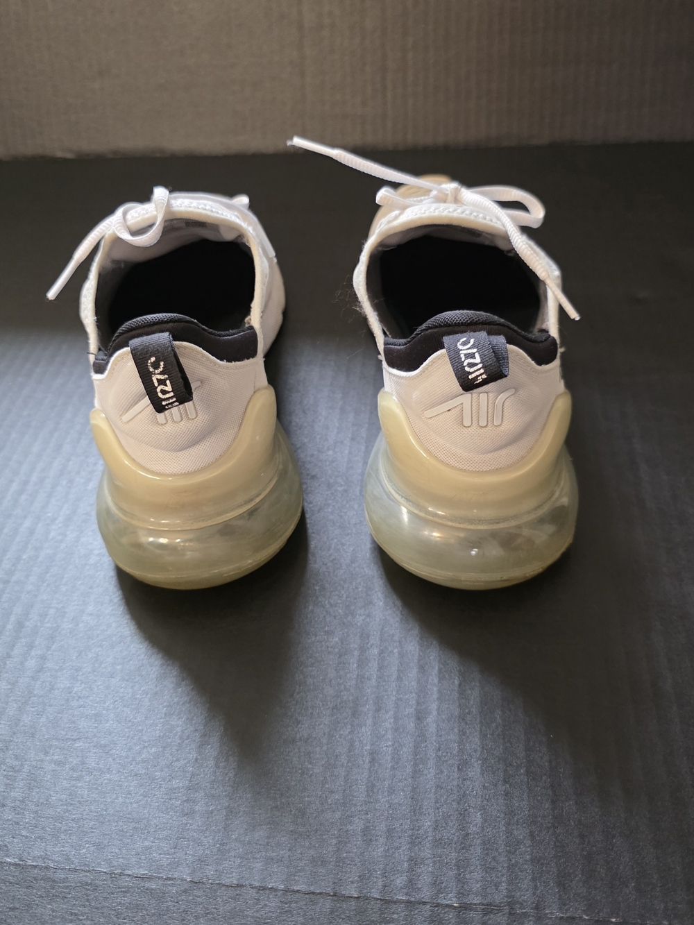 Nike Air Max 270 Men's White Black Running Shoes Sneakers Sportwear - Picture 3 of 7
